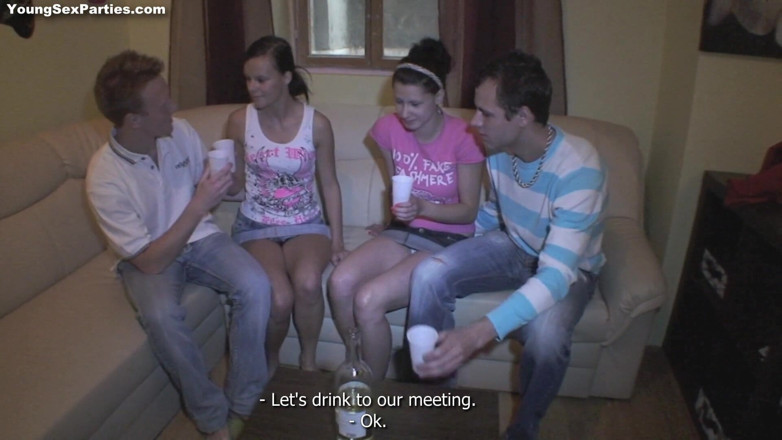 Young Sex Parties: Teenky šukají jako na soutěži