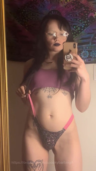 Spookybarbiegrl adhovastr aur painti randi sankalan
