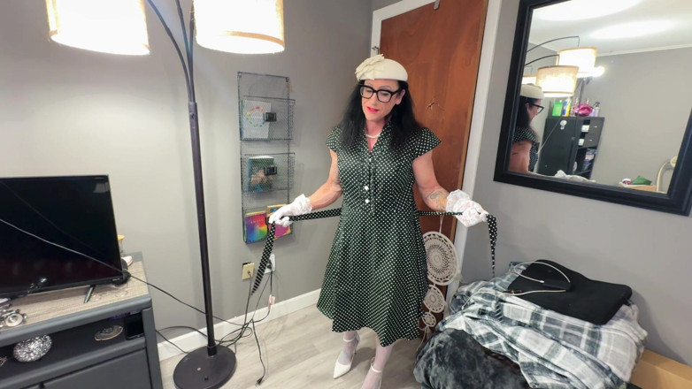 Kandylegsxxx: Kandys 1950s Housewife Blowjob
