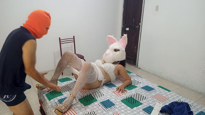 Martin13: Brudna impreza kostiumowa kończy się seksem między macochą a pasierbem