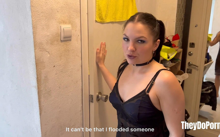 TheyDoPorn: Ein nachbarsbesuch kommt etwas überraschend und endet mit analficken