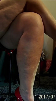 Femme aux pattes 1.