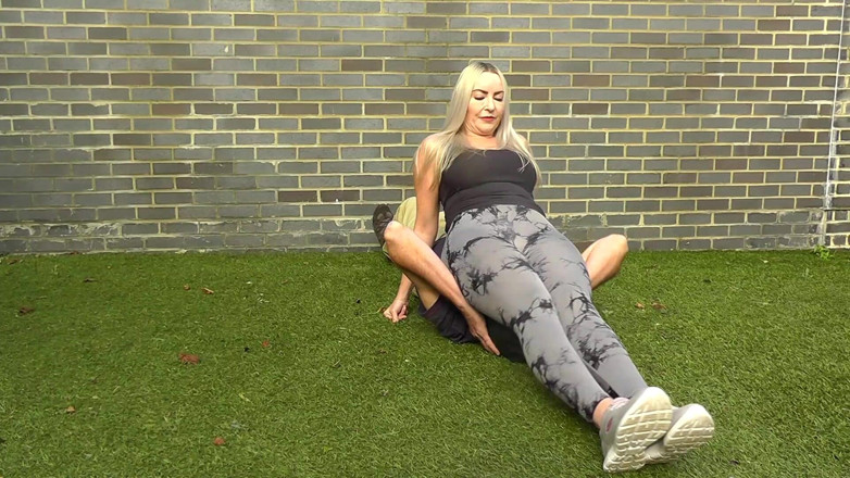 Miss Jessica Wood: Pervertito nei cespugli