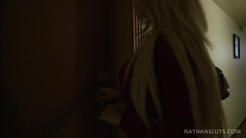 Nathansluts: Büyük memeli angel wicky nathan tarafından götünü parçalıyor