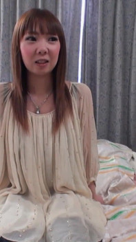 Akane Okuno får sin fitta pumpad full av sperma