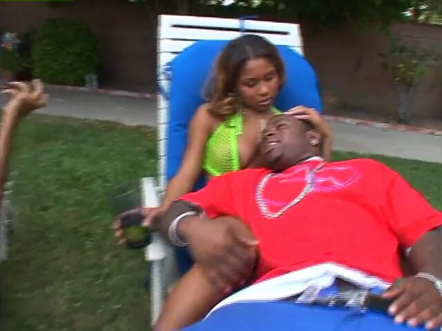 Heatwave Porn: Ébano menage a trois # 1