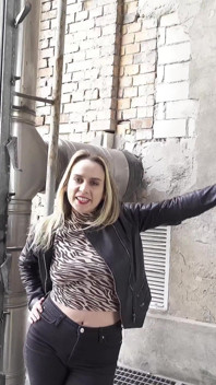 Německý skaut - tvrdý anální castingový sex pro ruskou dívku Aura Sin s kulatým zadkem od agenta velkého čůráka