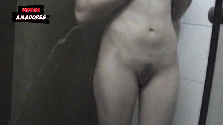 Amateurs videos: Heet meisje dat haar poesje scheert