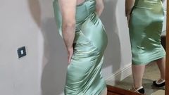 Nottstvslut: Hot crossdresser in green satin dress