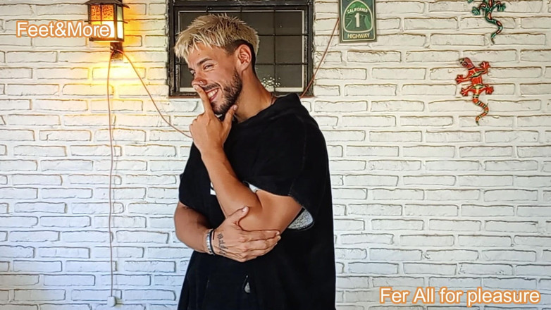 Fer All for pleasure: Fer controlla il naso del suo amico maestro alfa