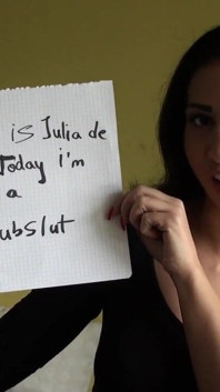 Introducing Julia De Lucia
