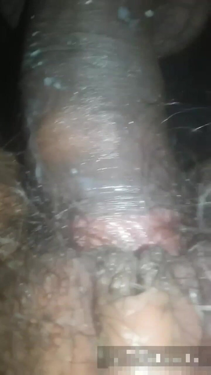 Indian star: Rijk dorpsschoolmeisje hard geneukt achter de ogen van de ouders