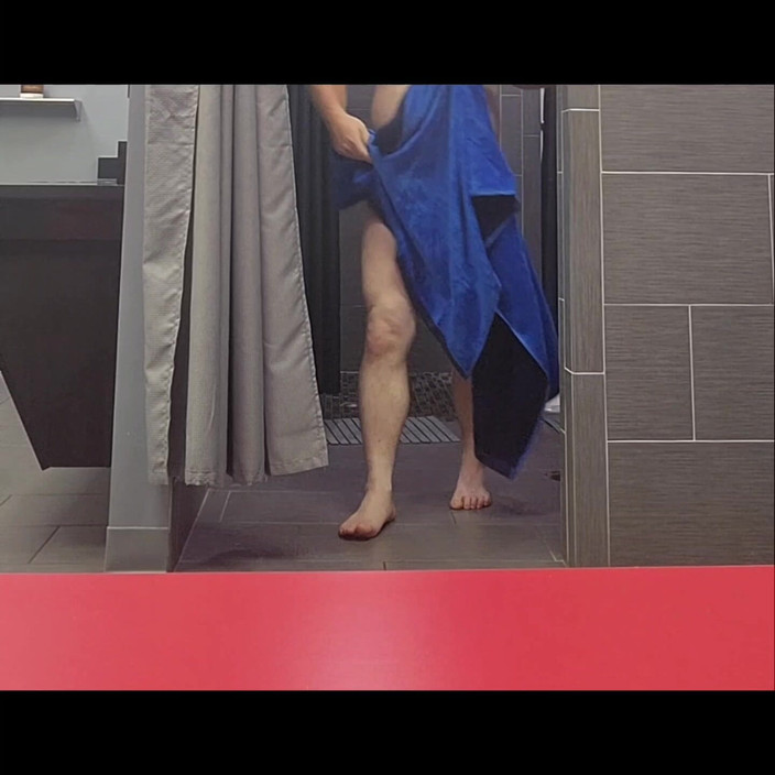 Djk31314: Werd betrapt in de douche in de sportschool en de...