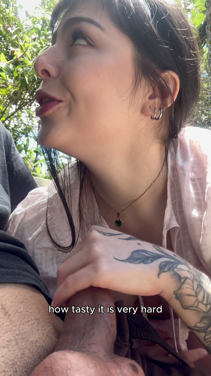 DaliaMorgan: Unknown Girl Sucks Me in the Park and Ends up...