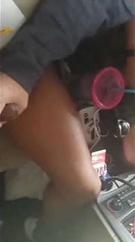 Masturbándose en el coche! Cumpliation de diferentes videos de masturbación de coches!