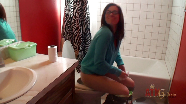 ATKIngdom: Aubrey James vorbește despre setul filmării ei video