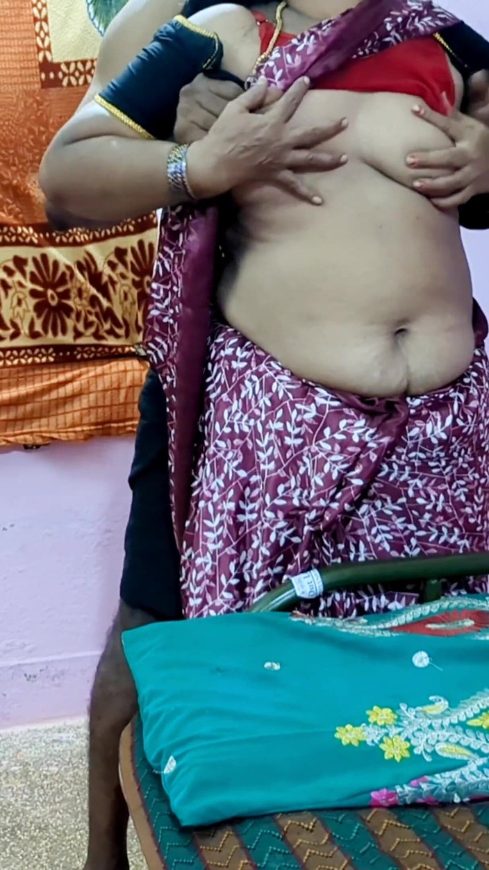 Mathvan: Desi Stepmom's Navel Seduction &amp; Raw Passionate Overflowing Creampie