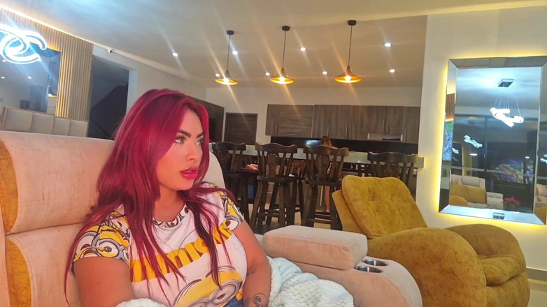 AlejandraPalacios: Saya mengejek kakak tiri saya yang bercuckolded sambil menunggang zakar...