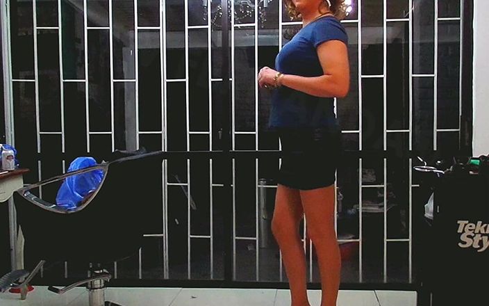 HectorChile1969: Crossdresser Fernanda Gomez v kadeřnictví