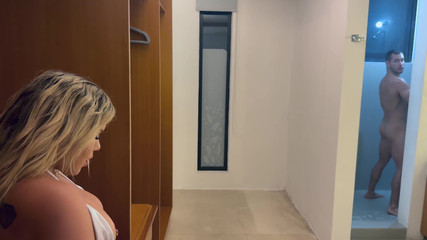 Duncan Saint: Dezii beni duşta yakaladı