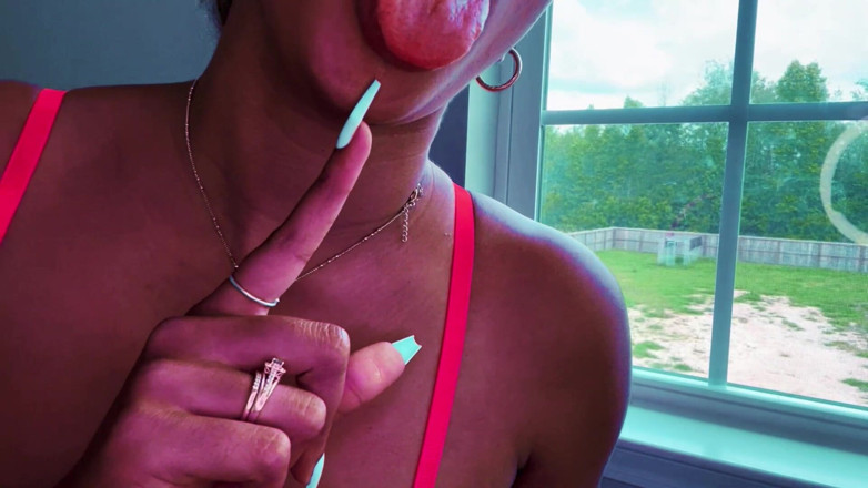 Mya Mula Goddess: Когти
