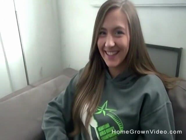 Homegrown GFs: Robin Makes Her Very First Porno