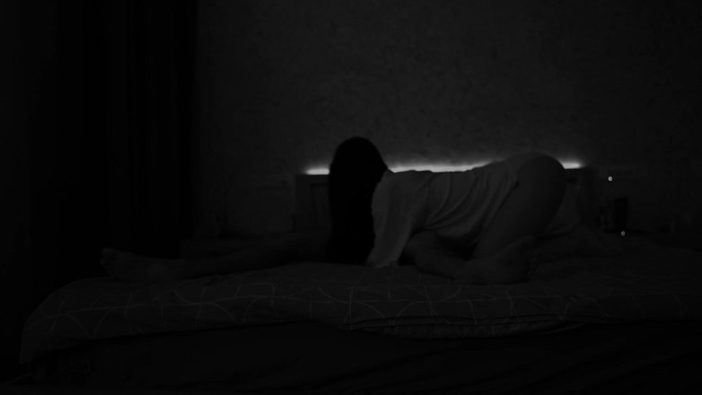 Tori Diamond: 酒店相机拍摄出轨人妻