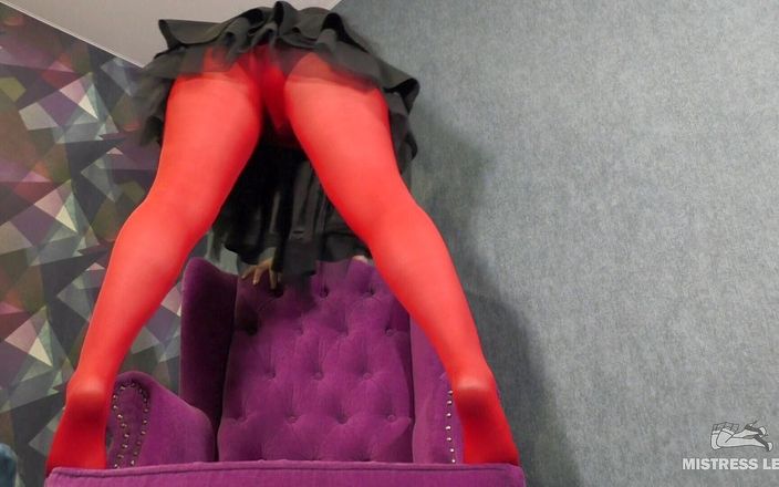 Mistress Legs: Seksi renkli külotlu çoraplı sahibe bacakları