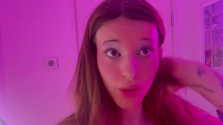 pastelle: Pastelle 操 futanari 性爱戴尔玩具与呻吟射精