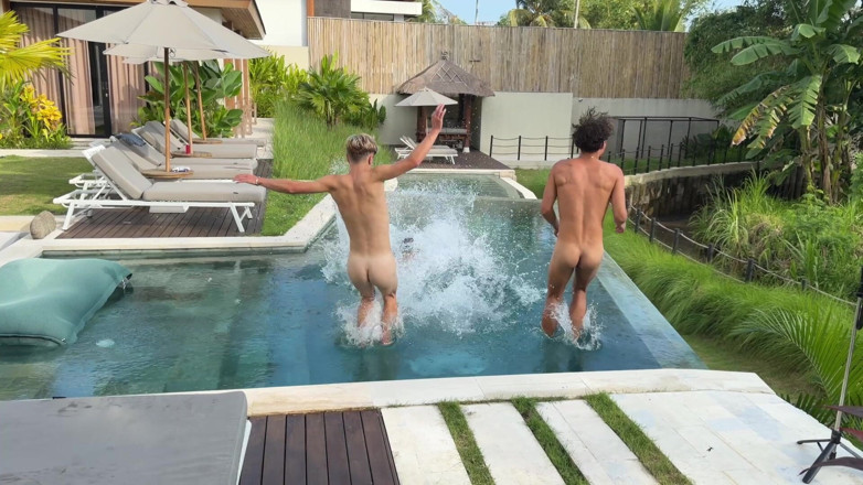 Jak White: 2 Twinks and 2 Twunks