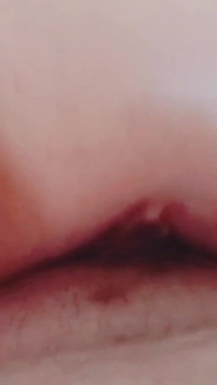 Sexy cadela enche sua buceta de porra
