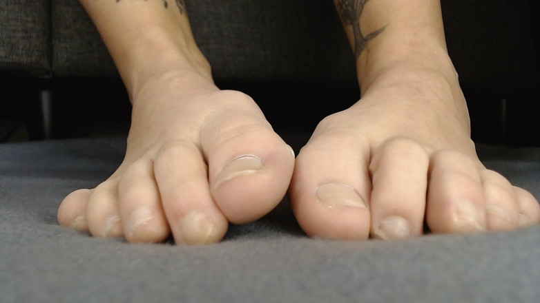 Abby Anna: 발과 엉덩이를 흔들며 긴 발에 폴란드어 없음