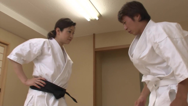 Watch Dirty Movies: Asiatin wird geil mit kong fu und trainer hilft ihr