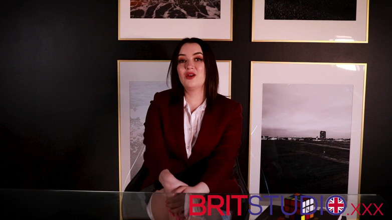 Brit Studio: Gadis kampus remaja: stoking &amp; kaki joi