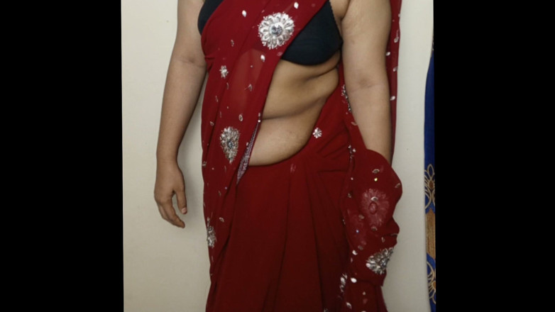 Nadiyabd: Beautiful Girl Red Saree Big Boobs Press - Indian Desi Hot...