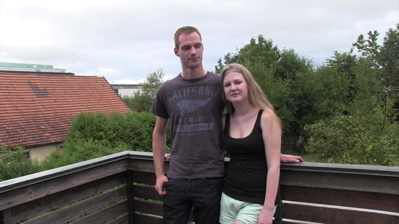 Casting66: Julia Rubber-flashed!