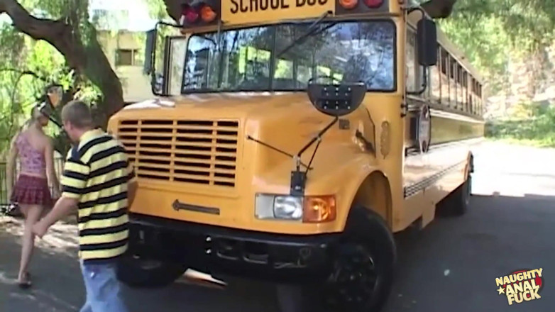 Naughty anal fuck: Blondynka Twat uwodzi bardziej doświadczonego faceta swoim ciasnym dupkiem i...