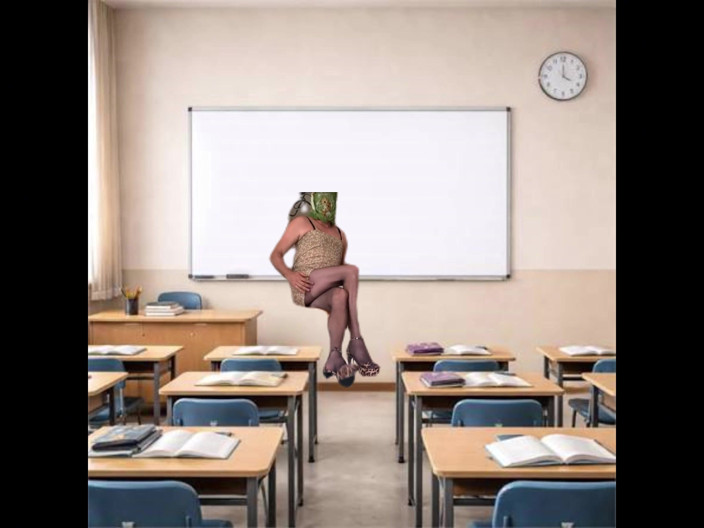 cd_aysemmm: I Can't Focus on the Lesson My Teacher Is Very...