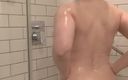 Murstorie: 我在淋浴时需要另一双手