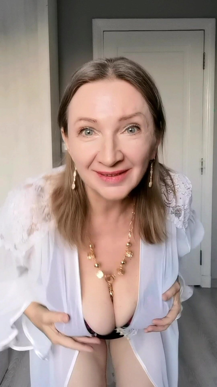 MariaOld: Gilg te sorprende por enormes tetas