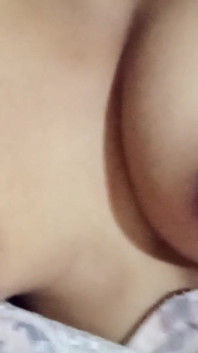 Sesso appassionato con una fidanzata dal corpo perfetto con grandi tette naturali