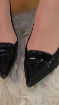 White Jeans, Nylon Dangling & Red Toenail Reveal