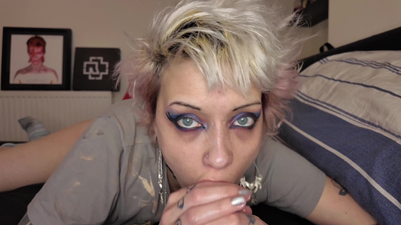 Glitterqueen1999: 2 dagar med sugande kuk med styvmamma