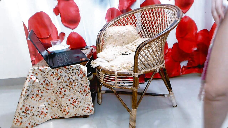 Bolly Karma: Web Cam Pussy Fuck Action Live