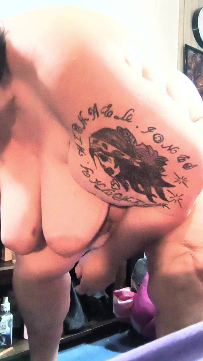 HerculesnVENUS: Mestre quer que ela ouça e esguicha em um tubo...