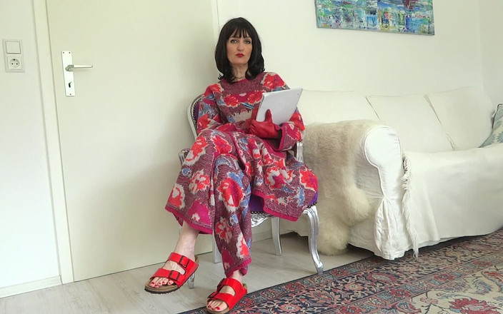 Lady Victoria Valente: Dr Valente ile kazak fetişindeki ilk terapiniz