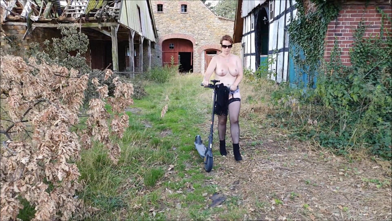UserBitch1: Phóng khoáng trên đường với xe điện