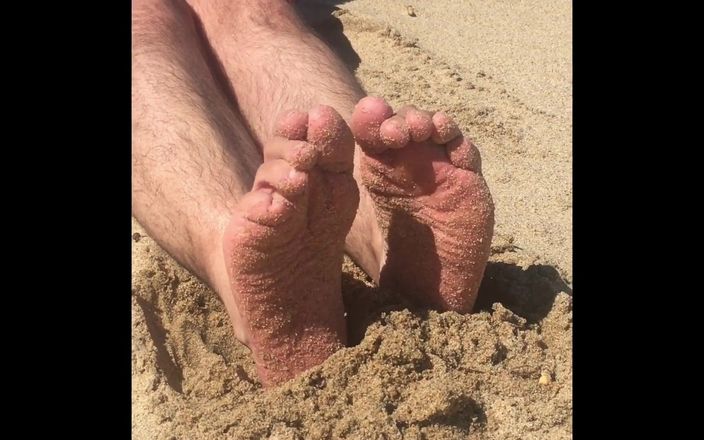 Manly foot: Dia na praia com o Sr. Manlyfoot