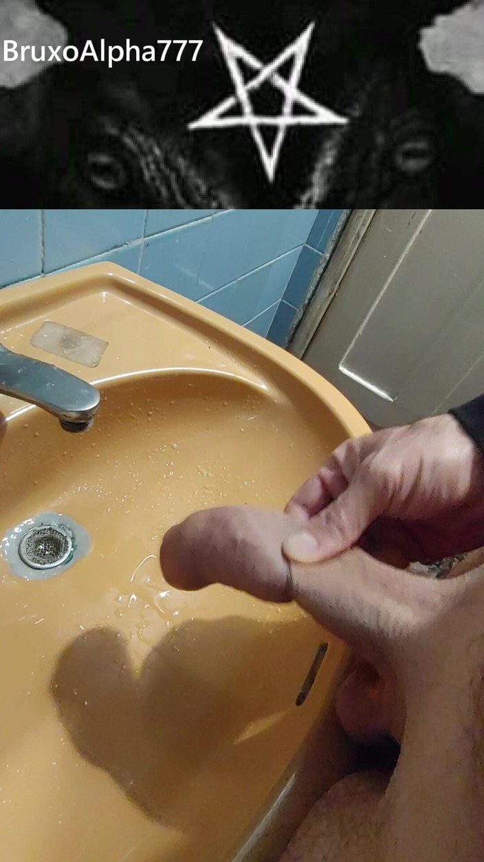 BruxoAlpha777: Мій великий член пісяє