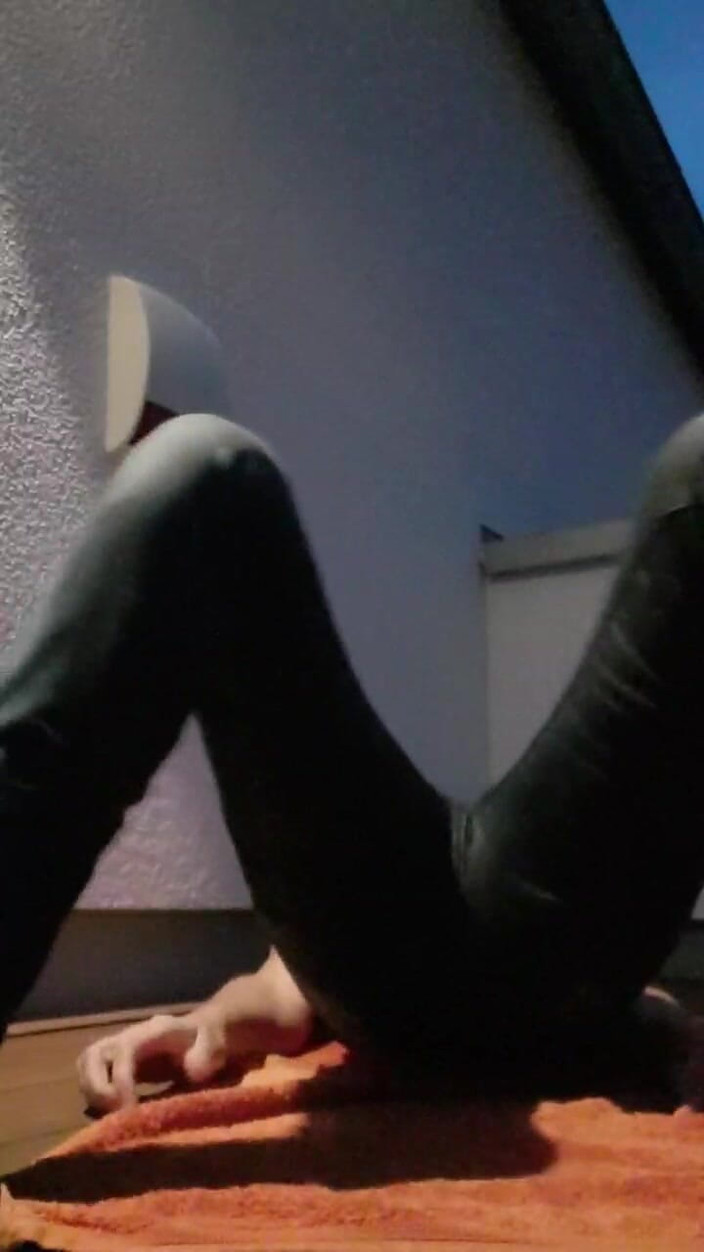 JulieEroticDress: Milf chorrea en jeans